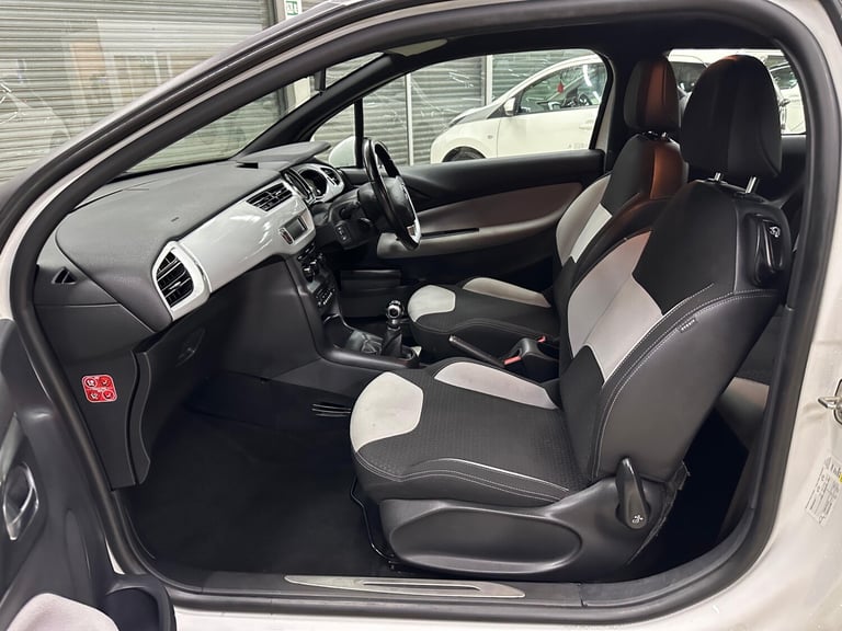 2015 Citroen DS3 1.2 PureTech Dsign 3dr HATCHBACK Petrol Manual