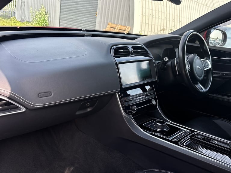 Jaguar Xe 2.0i Gpf R Sport Saloon 4dr Petrol Auto Euro 6 s/s 250 Ps Petrol