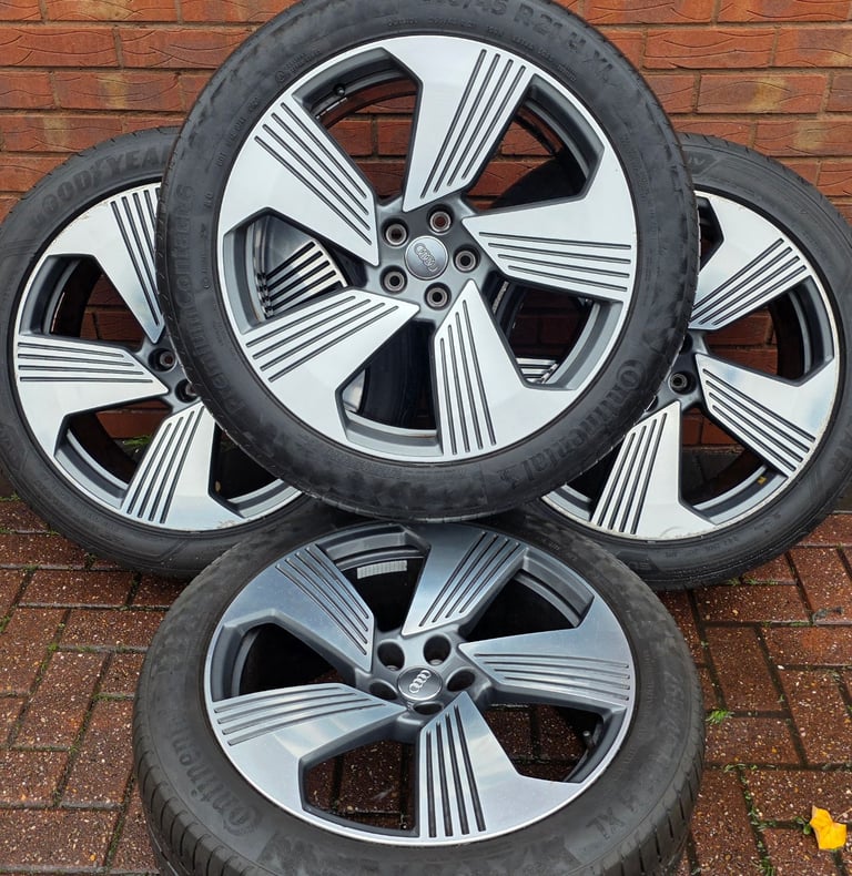 Audi E-tron Sline Sport 21" alloy wheels - Genuine Audi 4KE601025E - 9.5J - ET36 - Q7 Q8