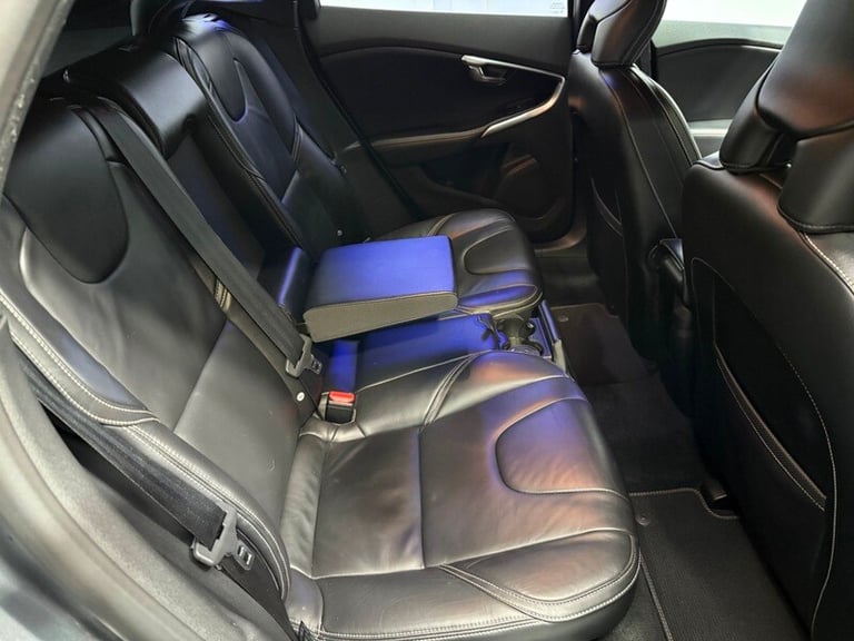 Volvo V40 D3 R-DESIGN PRO