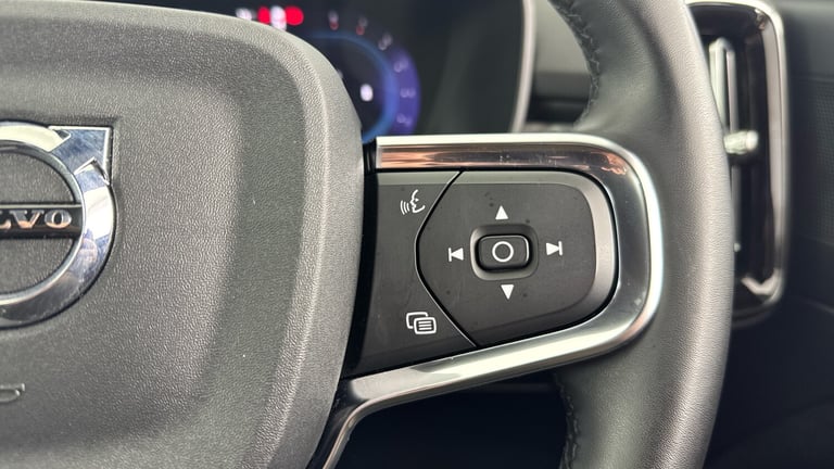 2023 Volvo XC40 B4 Plus SUV Hybrid Automatic