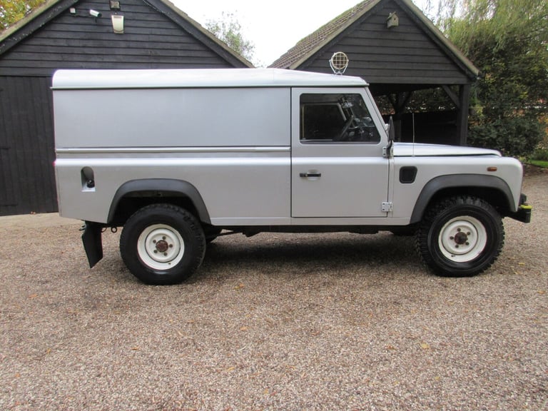 2006 Land Rover Defender TD5 110 2.5 COUNTY HARD TOP UTILITY VEHICLE 120PS-2006-ONLY 36,000 MILES...