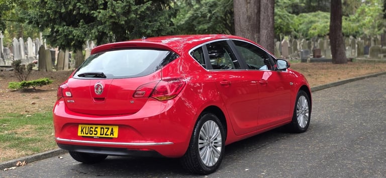 2015 Vauxhall Astra 1.6i Excite Euro 6 5dr HATCHBACK Petrol Manual