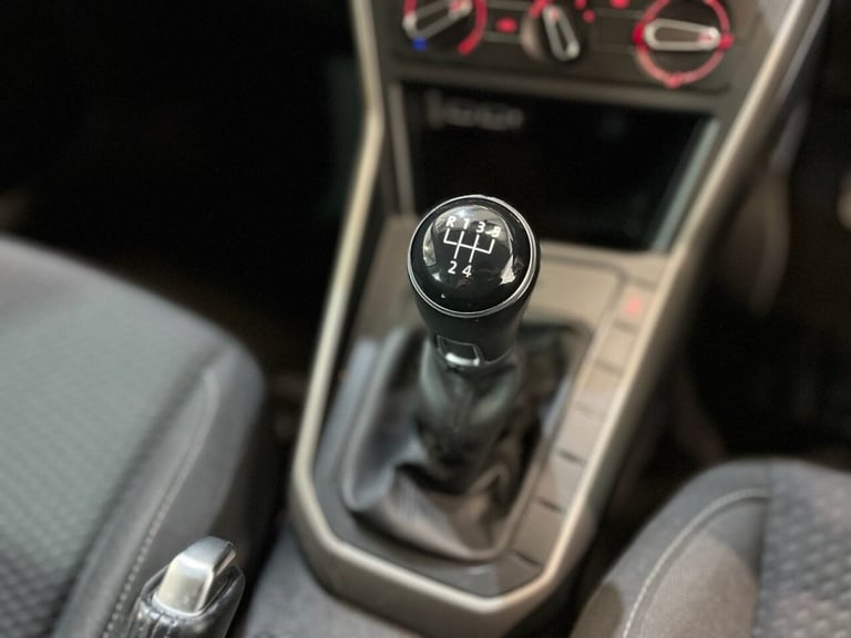 2018 Volkswagen Polo 1.0 SE 5d 74 BHP Hatchback Petrol Manual