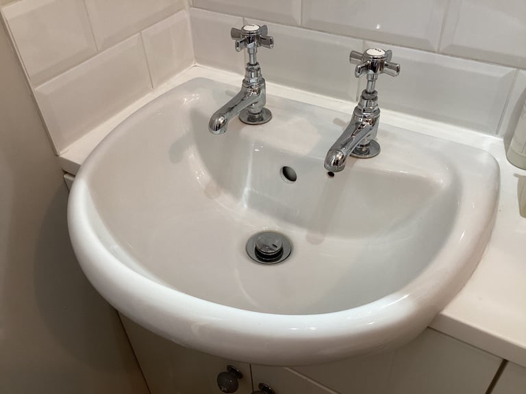 Cloakroom Sink (inset)