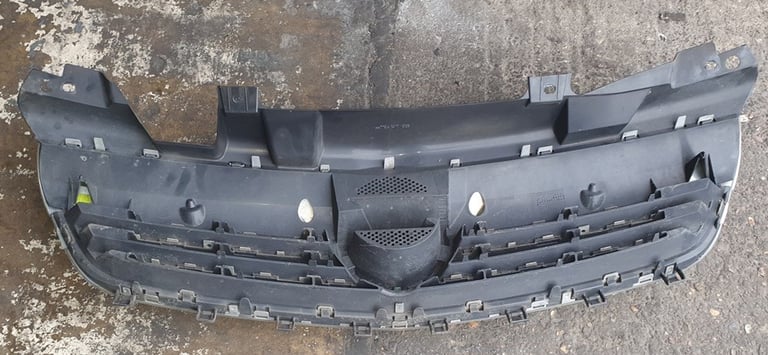 Vauxhall Zafira Front Bumper Grille 2008