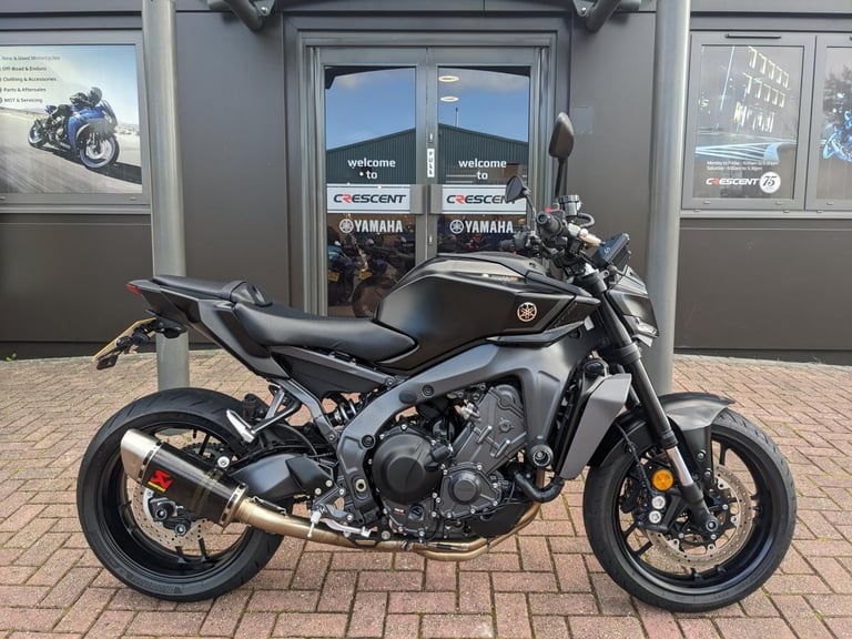 YAMAHA MT-09 2025 - AKRAPOVIC SYSTEM - EVOTECH EXTRAS - NEW REAR TYRE - HOTGRIPS