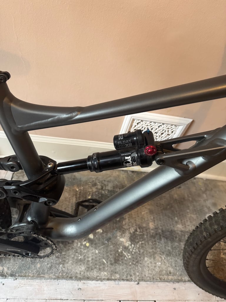Specialized Status 160 Mountain Bike & Accessories 
