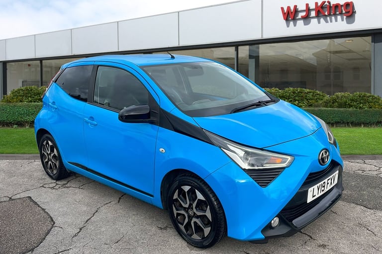 image for  Toyota Aygo 1.0 Vvt I X Trend Funroof 5dr Petrol X Shift Euro 6 71 Ps Petrol