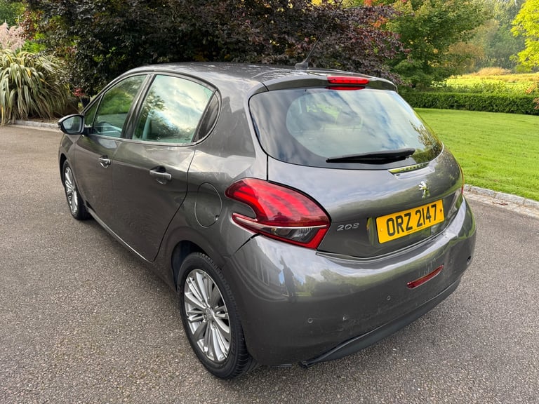 2018 Peugeot 208 1.2 PureTech Signature 5dr -  damaged repairable 
