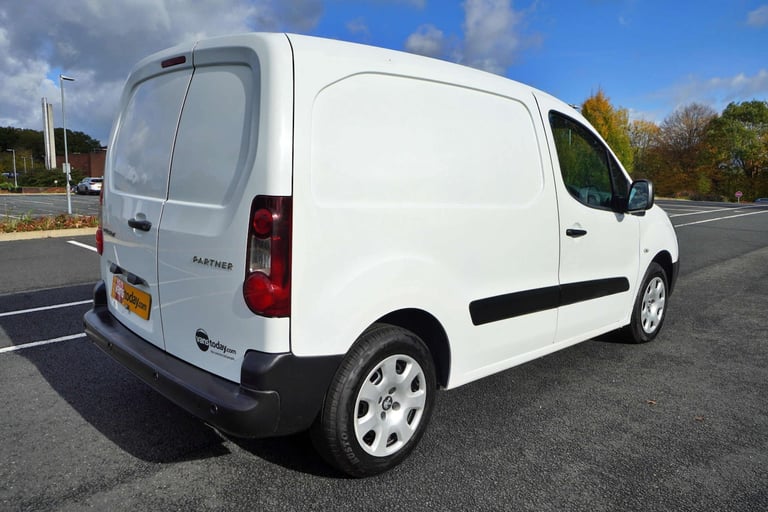 2018 Peugeot Partner 1.6 Partner Professional L1 Blue HDi + EURO 6 Panel Van Diesel Manual