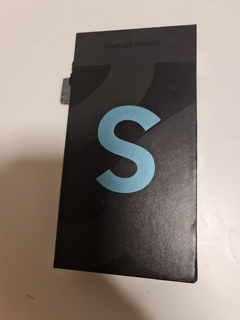 Samsung s22 ultra 256gb excellent condition 