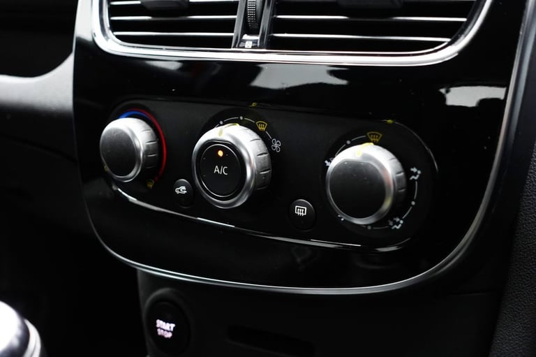 2017 Renault Clio 1.2 16V Dynamique Nav Hatchback 5dr Petrol Manual Euro 6 (75 ps) Hatchback Petr...