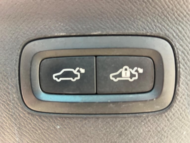 2016 Volvo XC90 2.0 D5 Momentum Geartronic 4WD Euro 6 (s/s) 5dr ESTATE Diesel Automatic