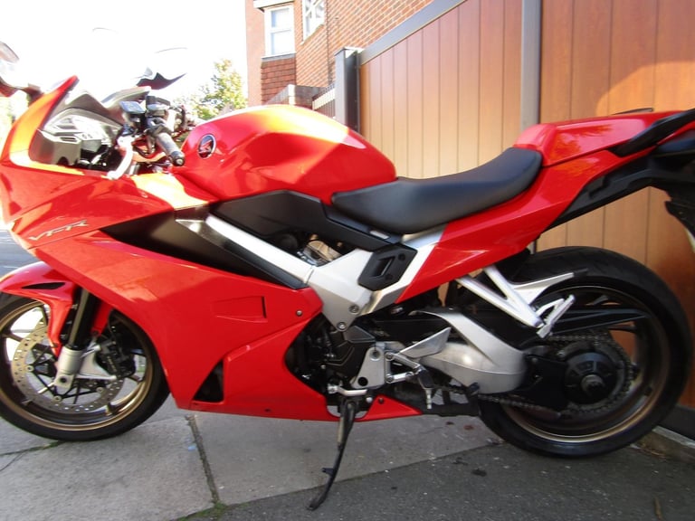 HONDA VFR 800 f ONLY 15230 MILES * FULL SERVICE HISTORY * ONE OWNER FROM NEW *