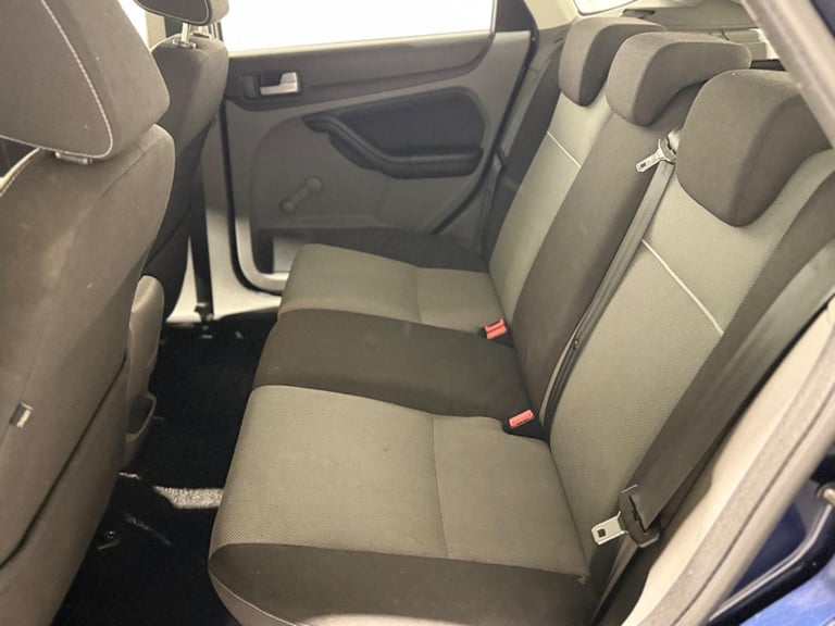 2011 Ford Focus 1.6 Zetec 5dr HATCHBACK Petrol Manual