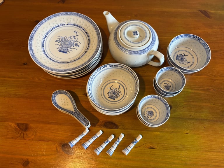 Tienshan Fine China set