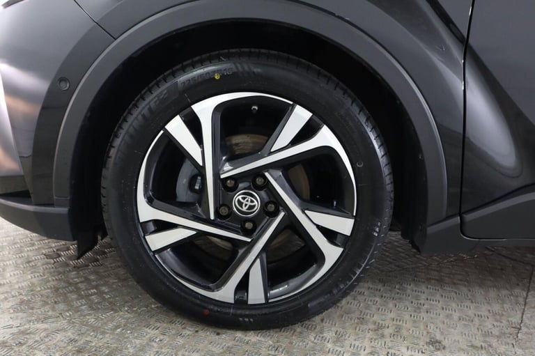 2022 Toyota C-HR 1.8 VVT-h Design CVT Euro 6 (s/s) 5dr HATCHBACK PETROL/ELECTRIC Automatic