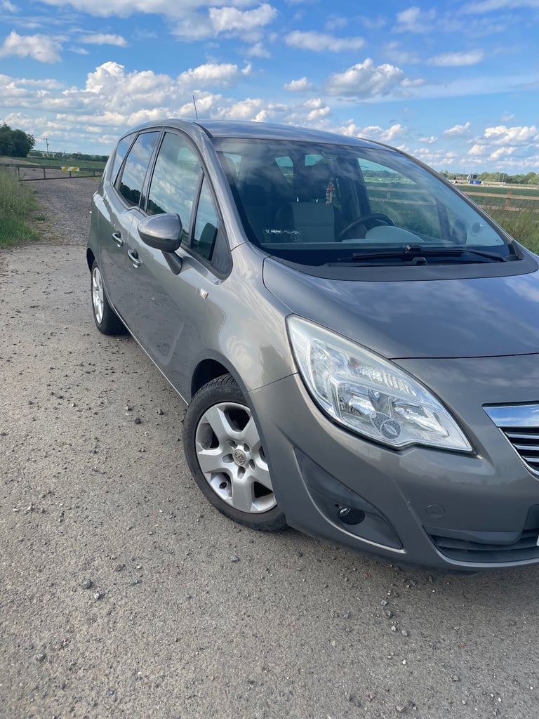 Opel Meriva LHD low miles