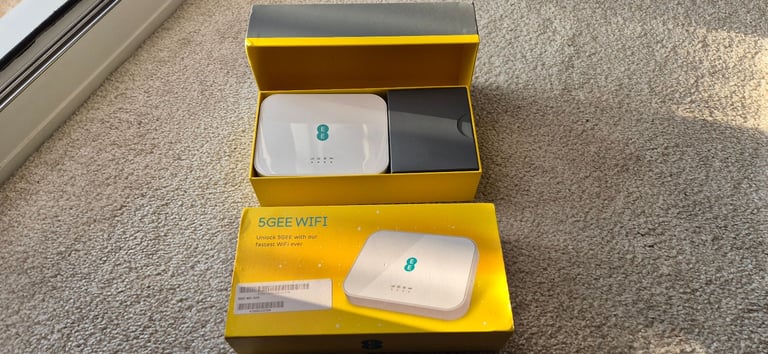image for EE 5G WiFi Mobile Router / Hotspot QTAD52E