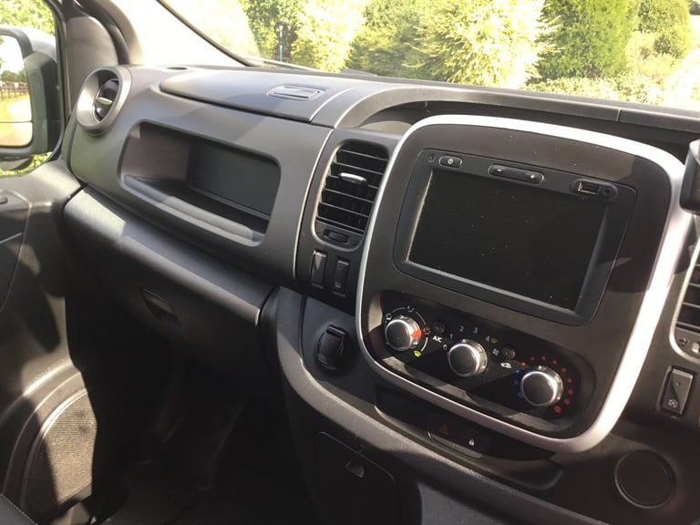 2021 Renault Trafic SL28 ENERGY dCi 120 Sport Nav Van PANEL VAN Diesel Manual