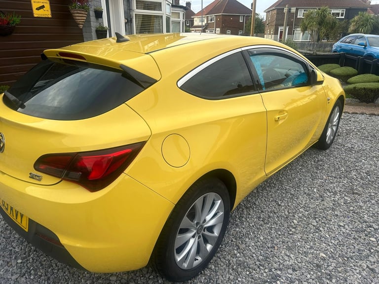 Vauxhall, ASTRA GTC, Hatchback, 2013, Manual, 1956 (cc), 3 doors