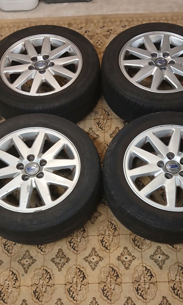 Volvo V50 alloy wheels and tyres.