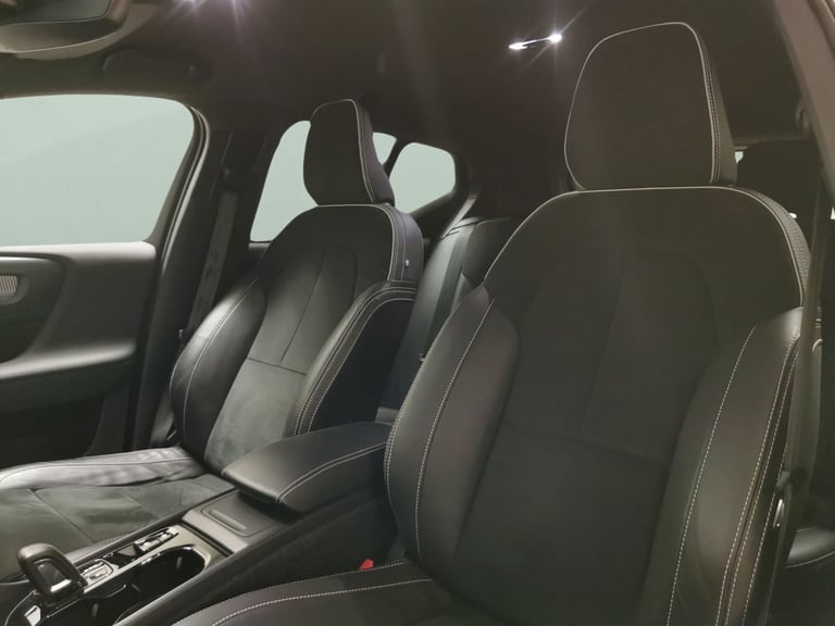 2022 Volvo XC40 1.5 T3 R-Design SUV 5dr Petrol Auto Euro 6 (s/s) (163 ps) - BLUETOOTH - HAL Suv P...
