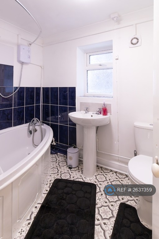 2 bedroom house in Waverley Road, Southsea, PO5 (2 bed) (#2637359)