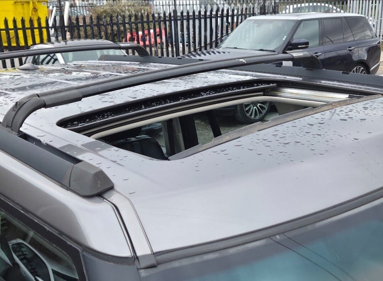 60 2010 LAND ROVER RANGE ROVER 4.4 TDV8 VOGUE AUTO