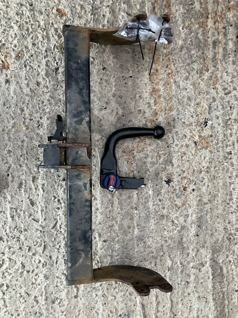 Ford, TRANSIT CUSTOM, Panel TOW BAR Van, 2019, Manual, 1996 (cc)