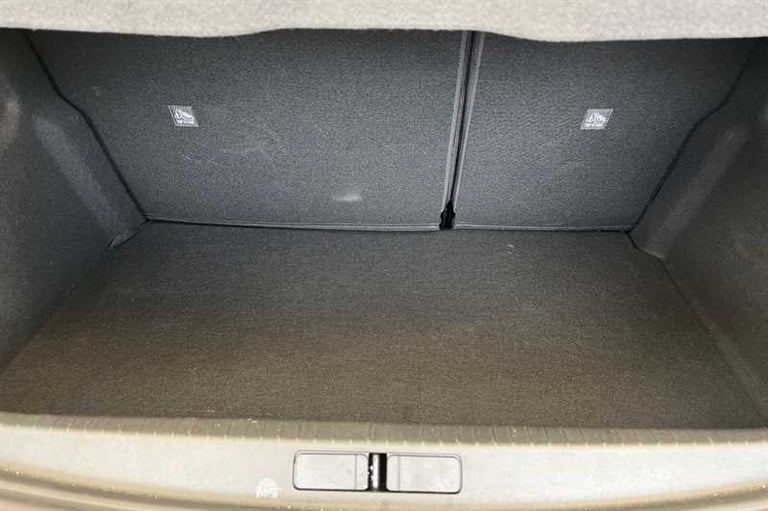 2025 Vauxhall Corsa 50kWh Yes Hatchback 5dr Electric Auto (136 ps) Hatchback Electric Automatic