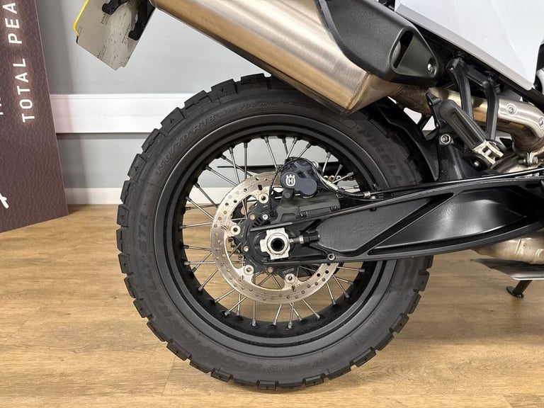 2022 Husqvarna 901 NORDEN 2022 Petrol silver Manual