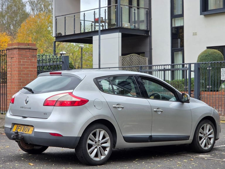 2011 Renault Megane 1.5 dCi Dynamique TomTom Euro 5 5dr HATCHBACK Diesel Manual
