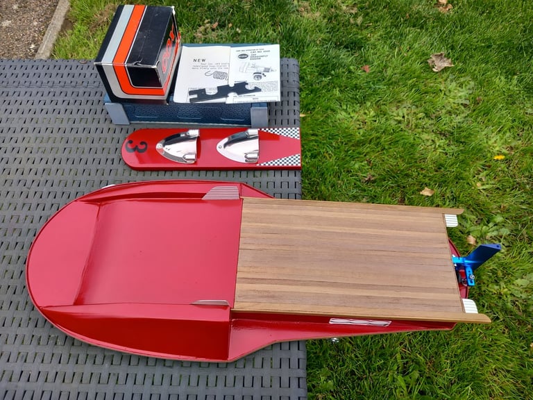 Model Boat. Cox Powered Hydroplane Vintage USA 