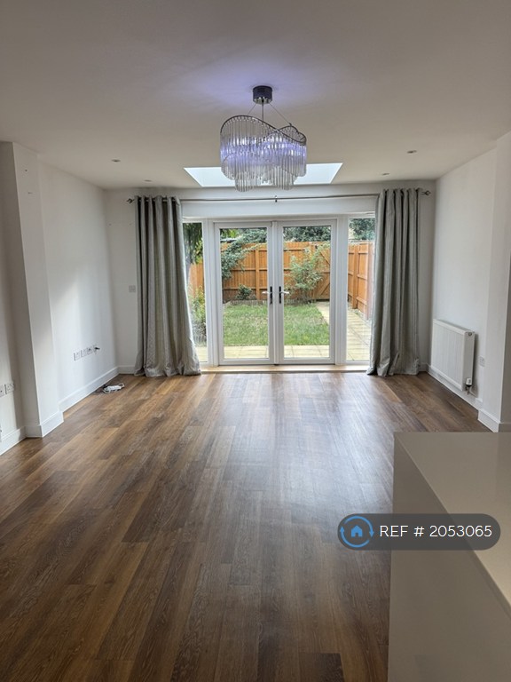 3 bedroom house in Charlock Close, Haroldwood, RM3 (3 bed) (#2053065)