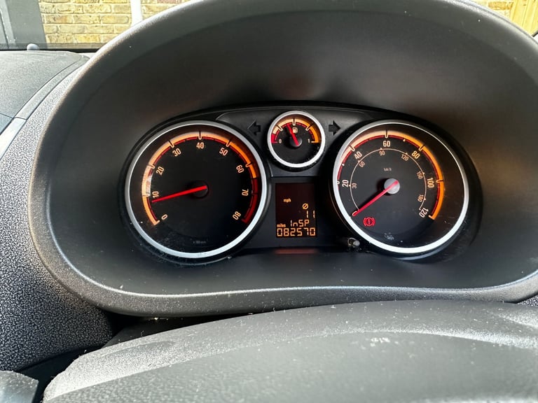 Vauxhall, CORSA, Hatchback, 2011, Manual, 1398 (cc),5 doors - Image 8