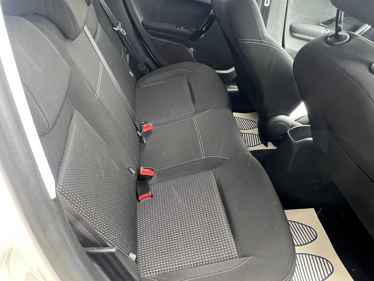 PEUGEOT 208 1.2 PureTech Tech Edition White Manual Petrol 2019