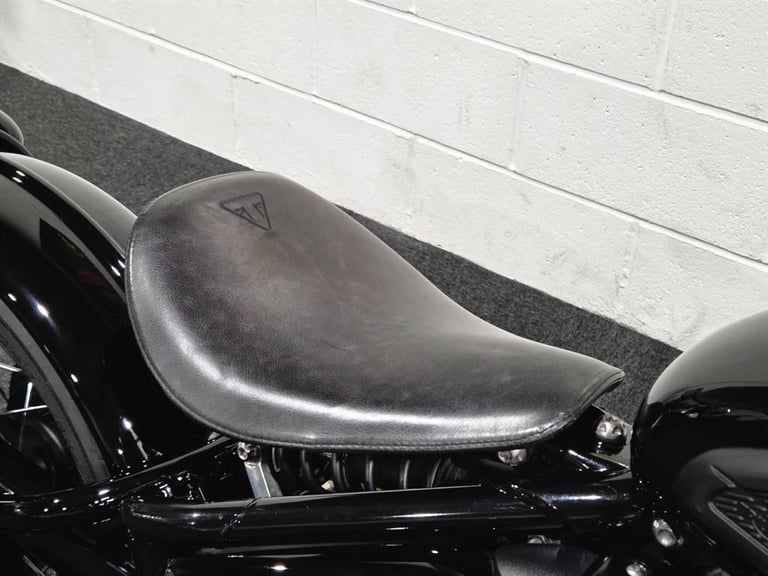 Triumph Bobber BLACK! LOADS OF EXTRAS