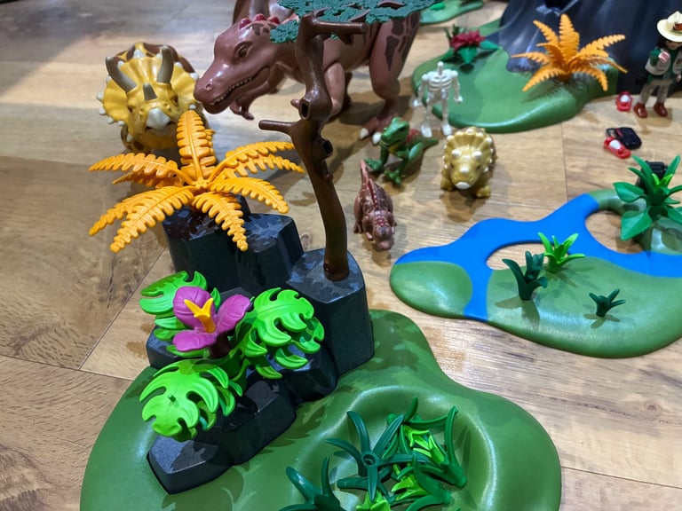 Playmobil mixed Dinosaur bundle and other dinosaurs