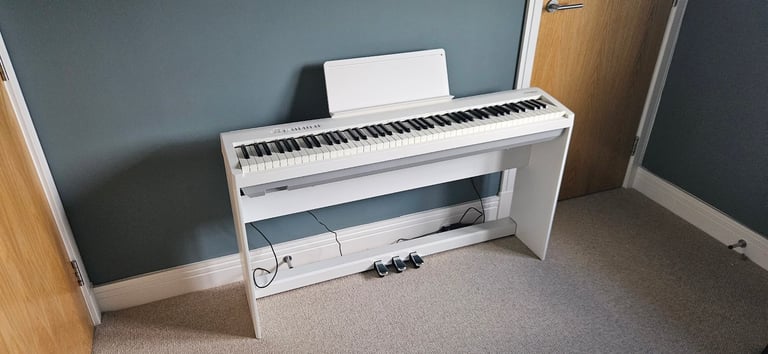Roland FP-30X Digital Piano (White) – Excellent Condition, £500 ONO