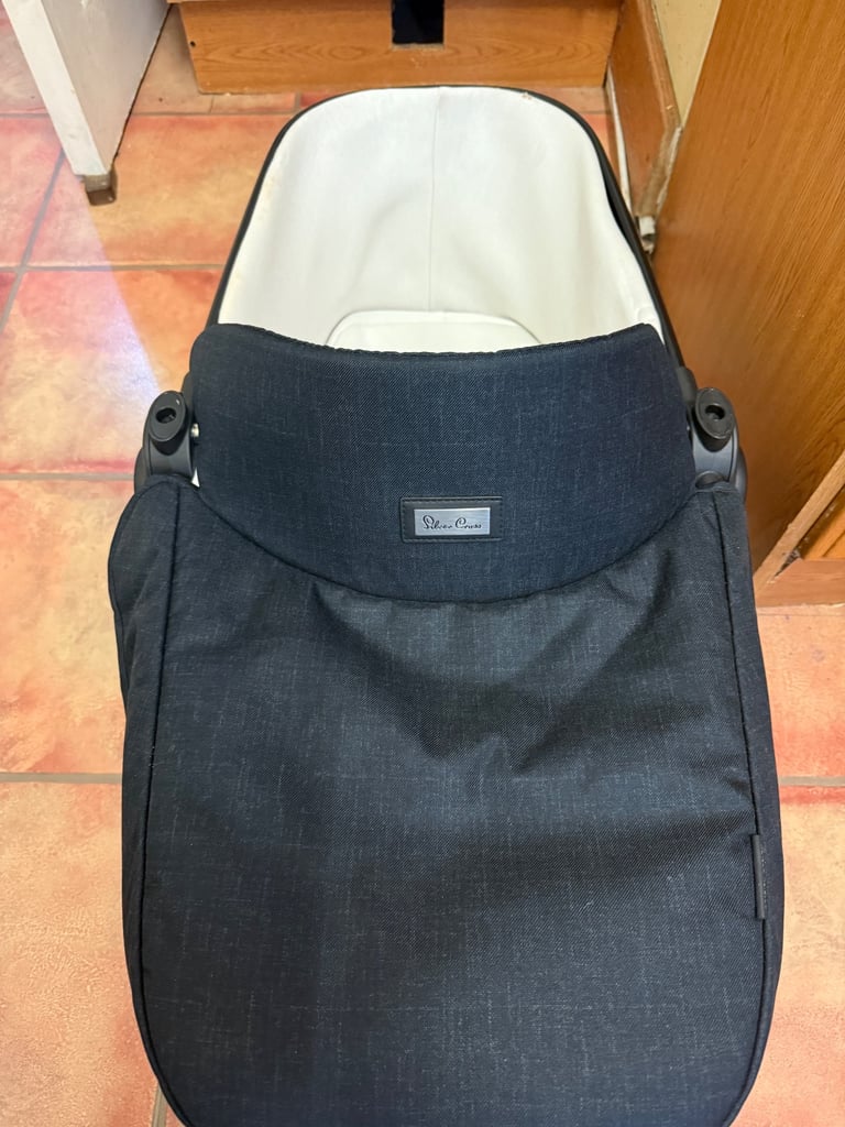 Silver cross baby carrycot