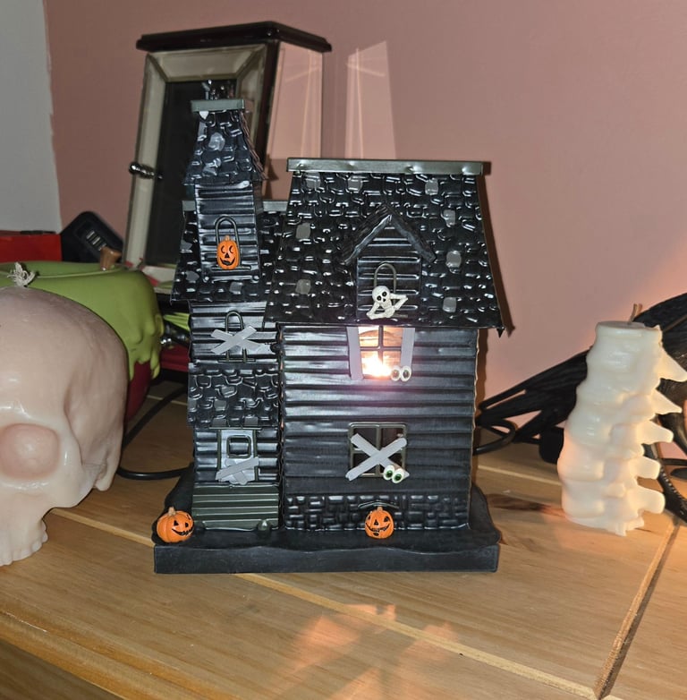 image for Haunted house Scentsy electric wax warmer 