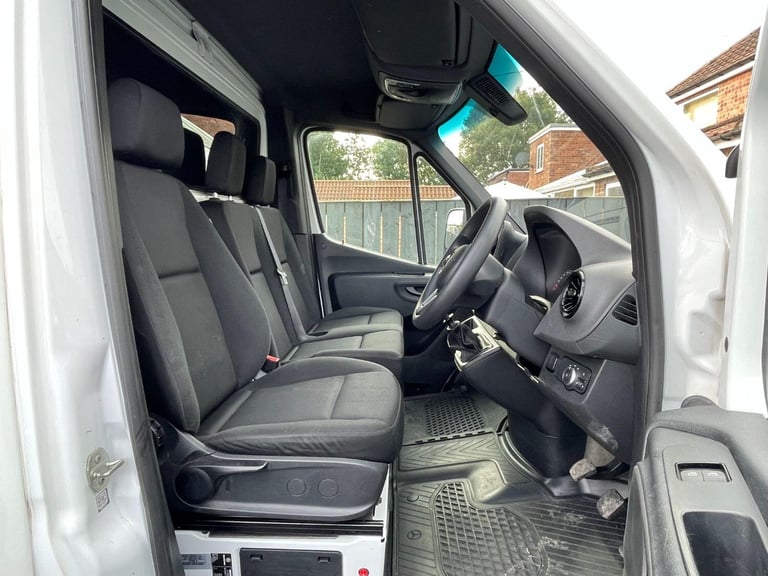 MERCEDES-BENZ SPRINTER 2.0 CDI 315 PROGRESSIVE 14FT LUTON WITH TAIL LIFT EURO 6