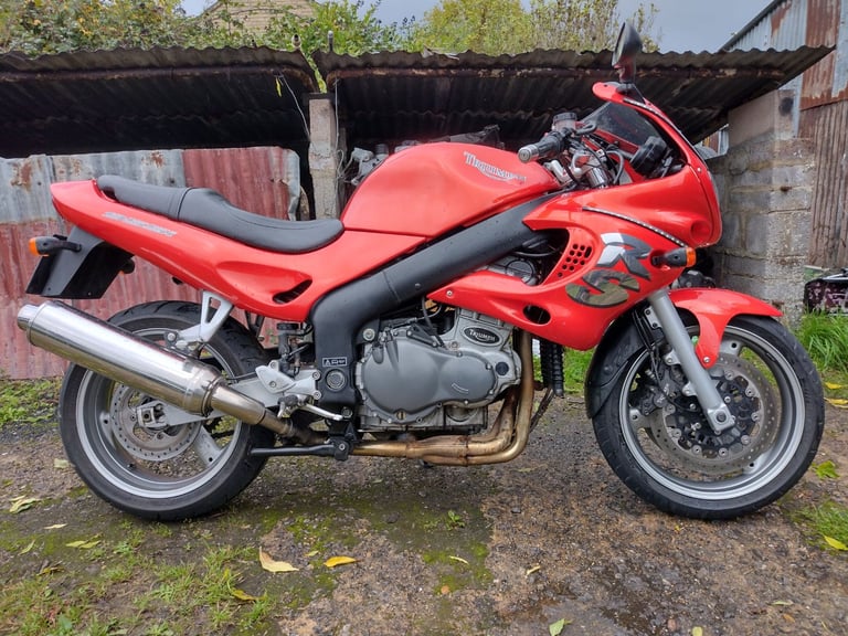 2001 Y. Triumph Sprint RS 955i Sprint RS. ORANGE. 22K, NEW MOT VGC. 3 KEYS. HEATED GRIPS.