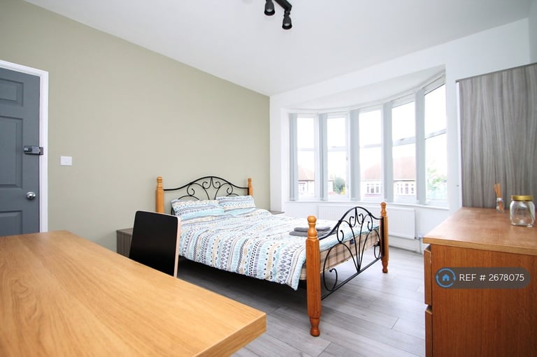 1 bedroom in Chapel Farm Road, London, SE9 (#2678075)