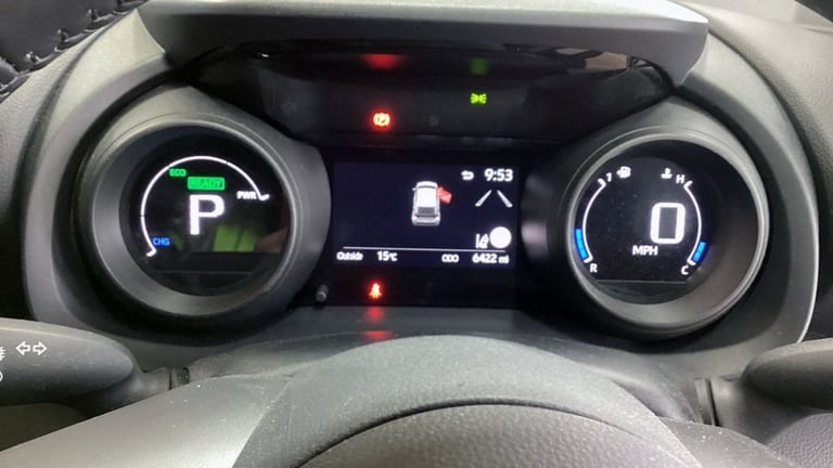 2022 Toyota Yaris 1.5 VVT-h Design Hatchback 5dr Petrol Hybrid E-CVT Euro 6 (s/s) (116 ps) 1  Hat...