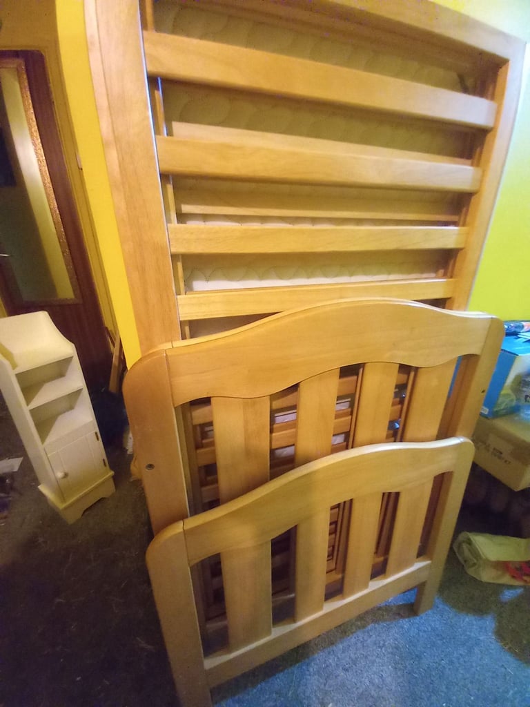 Mamas and Papas cot bed