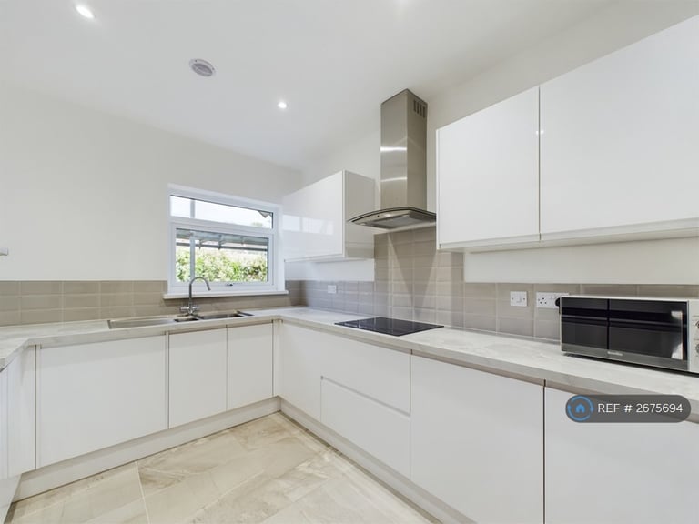 5 bedroom house in Rawden Place, Cardiff, CF11 (5 bed) (#2675694)