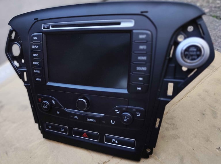  Ford Mondeo MK4 Control Unit 2010-2014 + Sd Card Maps + the four buttons at the bottom  £90